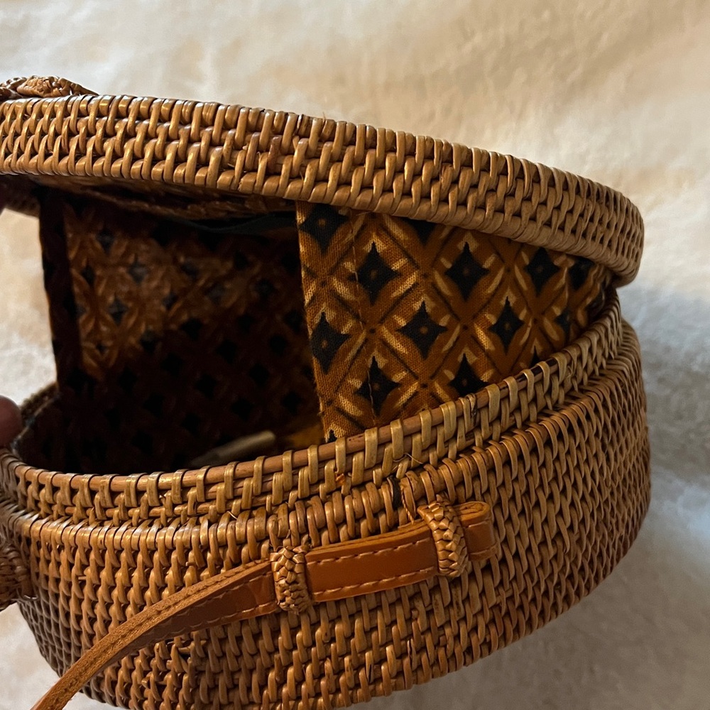Anthropologie Bag Handwoven Round Rattan Wicker Crossbody Purse‎ - Picture 16 of 16